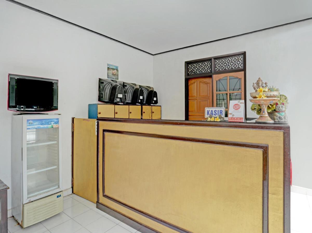 Oyo 3096 Hotel Dewi Warsiki Gilimanuk Extérieur photo