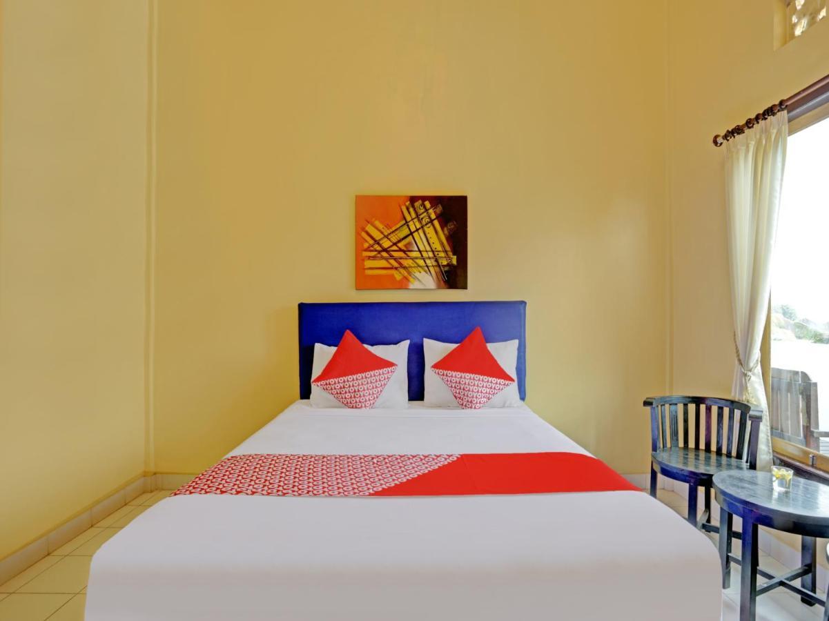 Oyo 3096 Hotel Dewi Warsiki Gilimanuk Extérieur photo