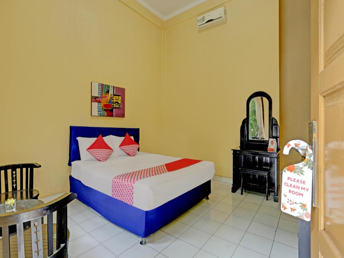 Oyo 3096 Hotel Dewi Warsiki Gilimanuk Extérieur photo