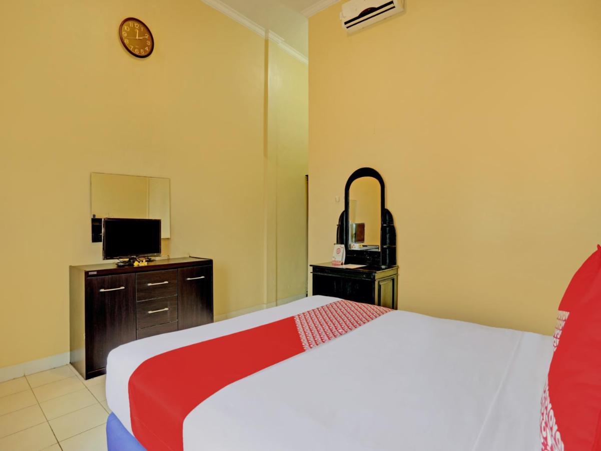 Oyo 3096 Hotel Dewi Warsiki Gilimanuk Extérieur photo