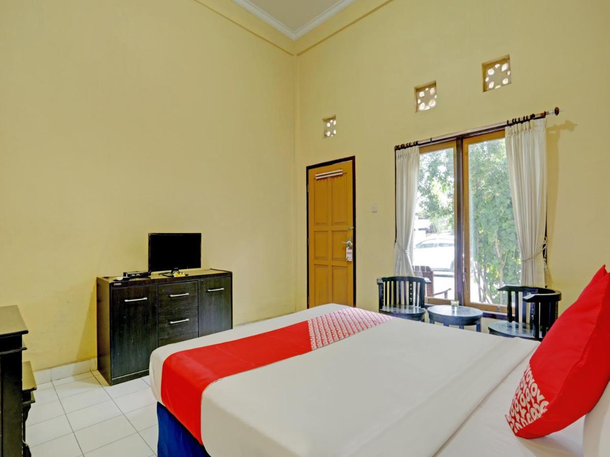 Oyo 3096 Hotel Dewi Warsiki Gilimanuk Extérieur photo