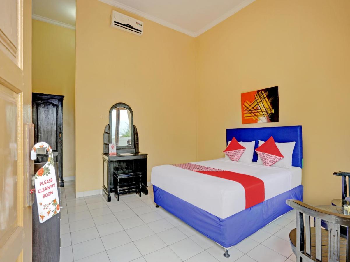Oyo 3096 Hotel Dewi Warsiki Gilimanuk Extérieur photo