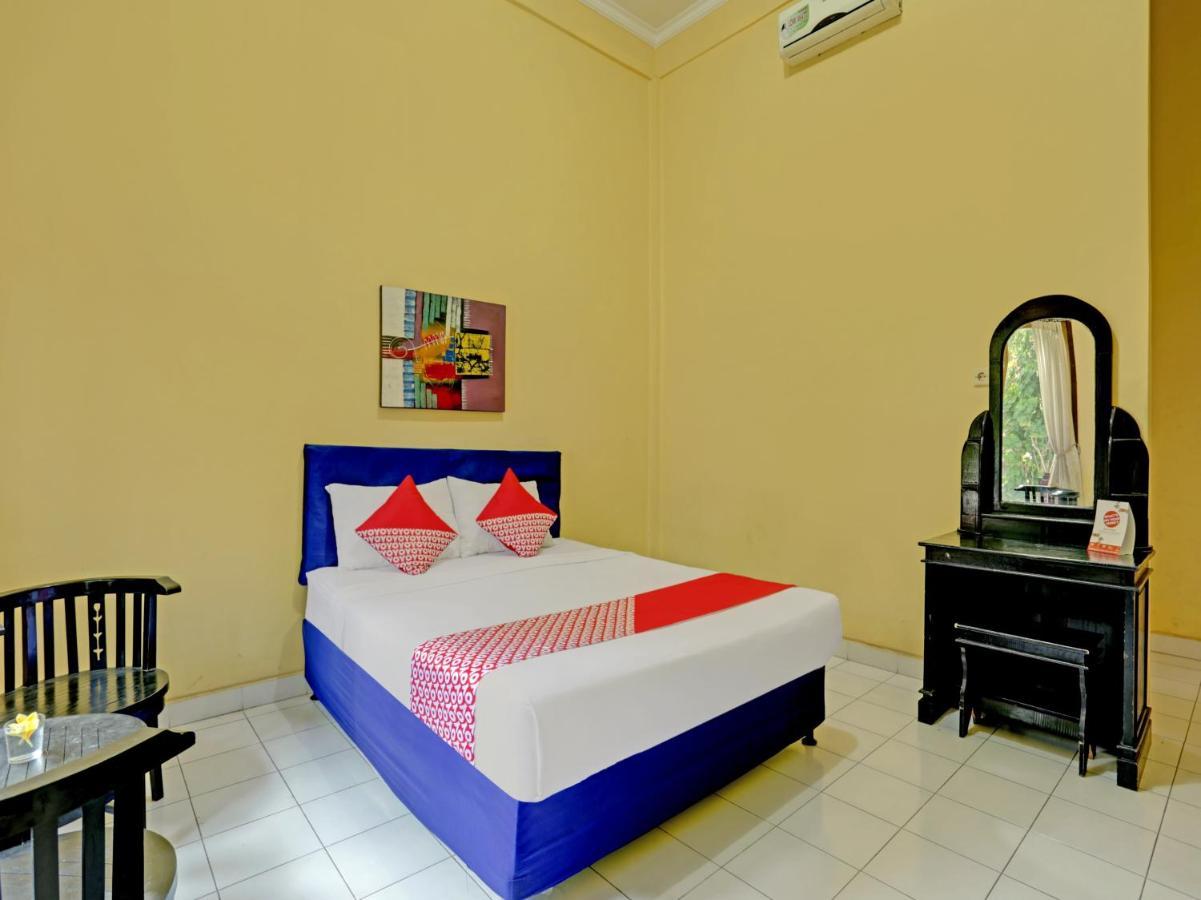 Oyo 3096 Hotel Dewi Warsiki Gilimanuk Extérieur photo